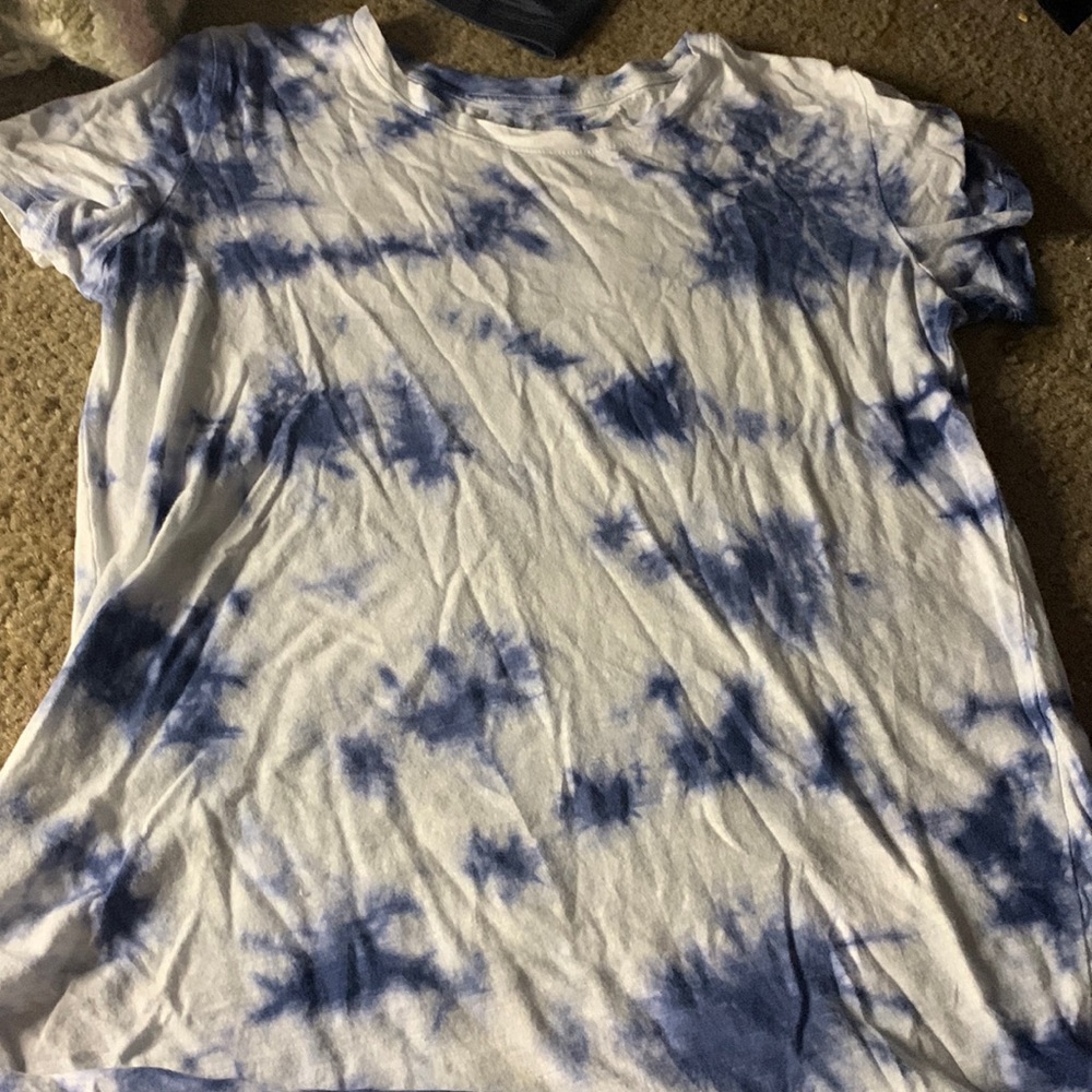 blue and white tiedie shirt